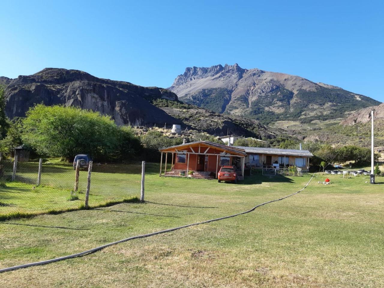 Hospedaje El Juncal Puerto Ingeniero Ibanez Esterno foto